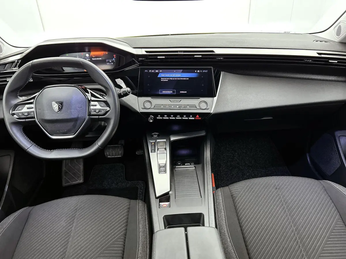 Active Pack Business | 1e-Eig.| Navi |  ECC | comfortstoel(en)  | Apple Carplay/Android Auto | Virtual Cockpit | Cruise Control | DAB |