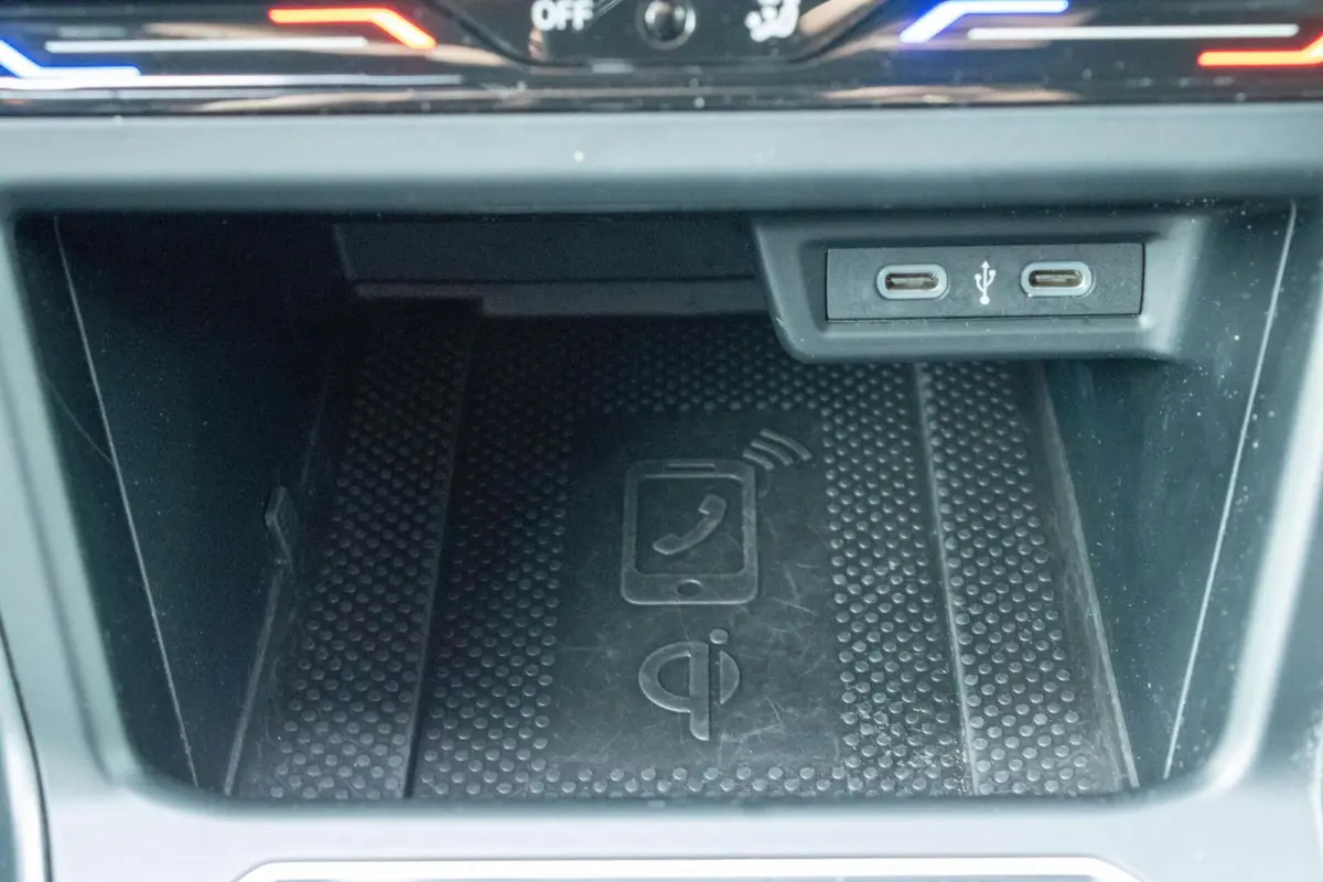 1.0 TSI R-Line|Camera|Carplay|Adaptive Cruise