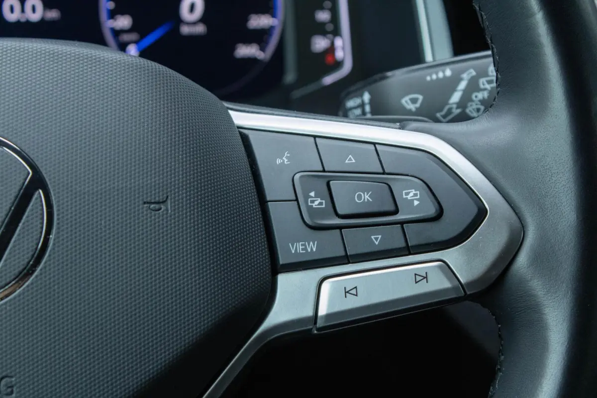 1.0 TSI R-Line|Camera|Carplay|Adaptive Cruise