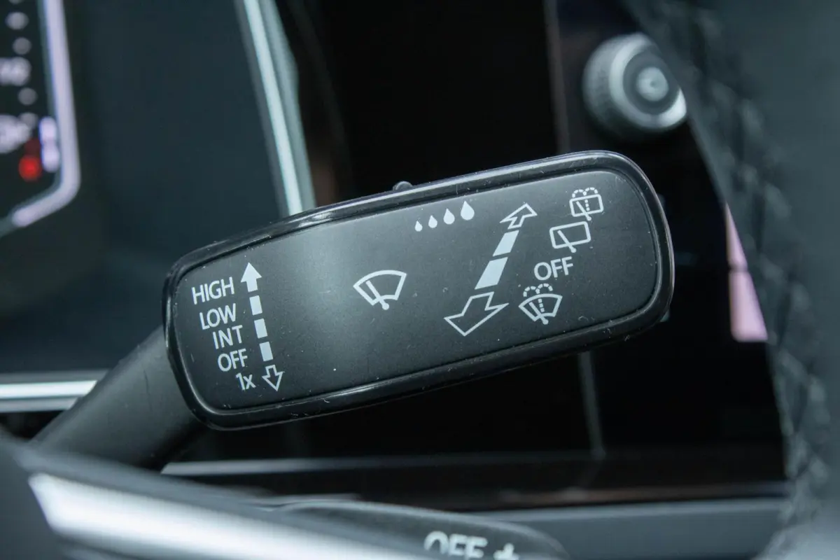 1.0 TSI R-Line|Camera|Carplay|Adaptive Cruise