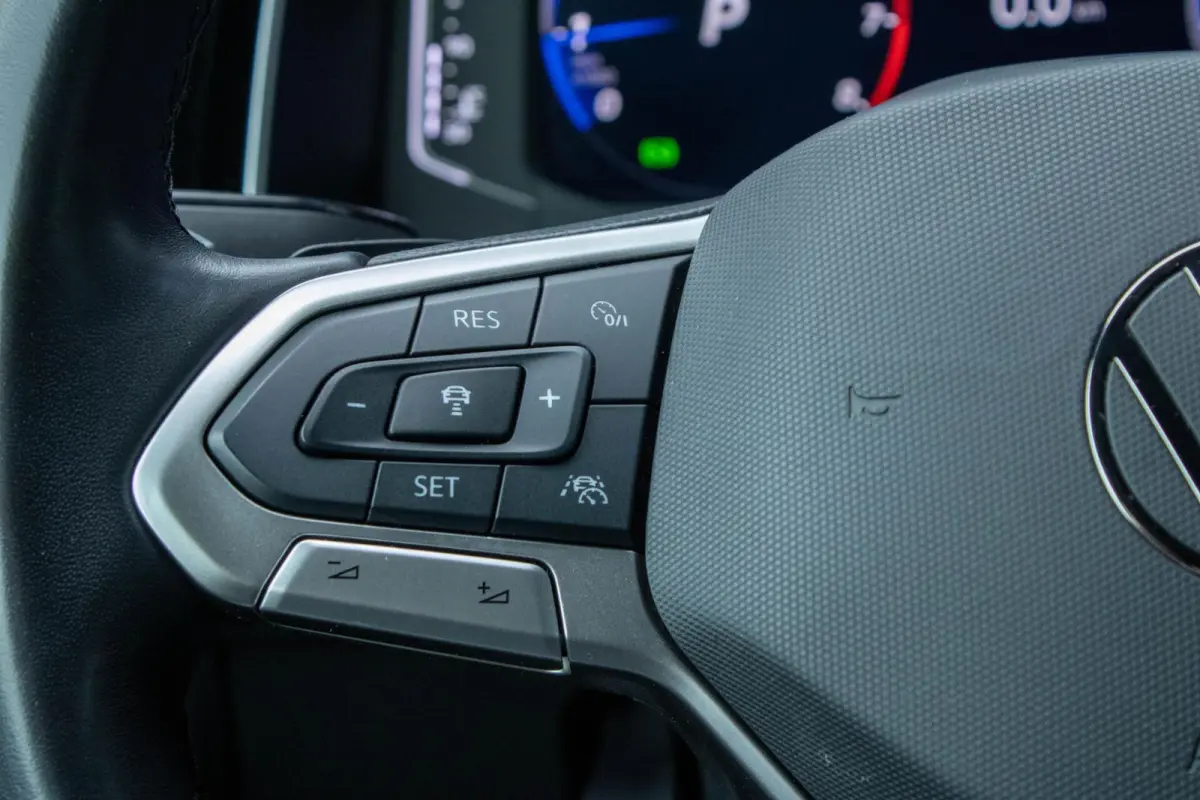1.0 TSI R-Line|Camera|Carplay|Adaptive Cruise