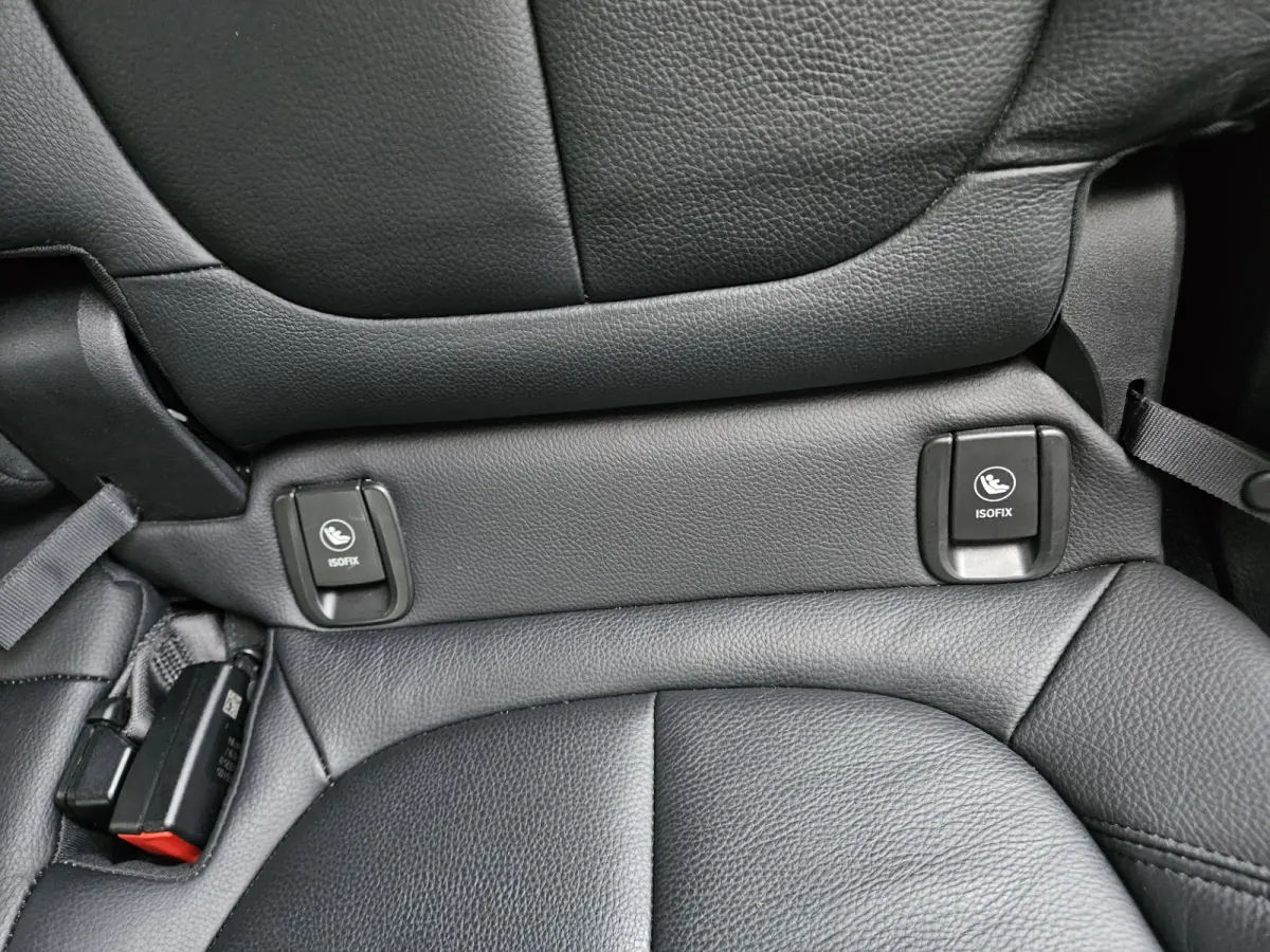 218i High Executive Edition Automaat! Trekhaak! Leer! NAP! 140PK! Nette Auto! Dealer Onderhouden!