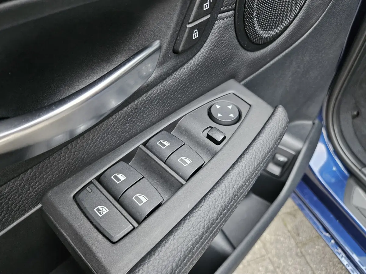 218i High Executive Edition Automaat! Trekhaak! Leer! NAP! 140PK! Nette Auto! Dealer Onderhouden!