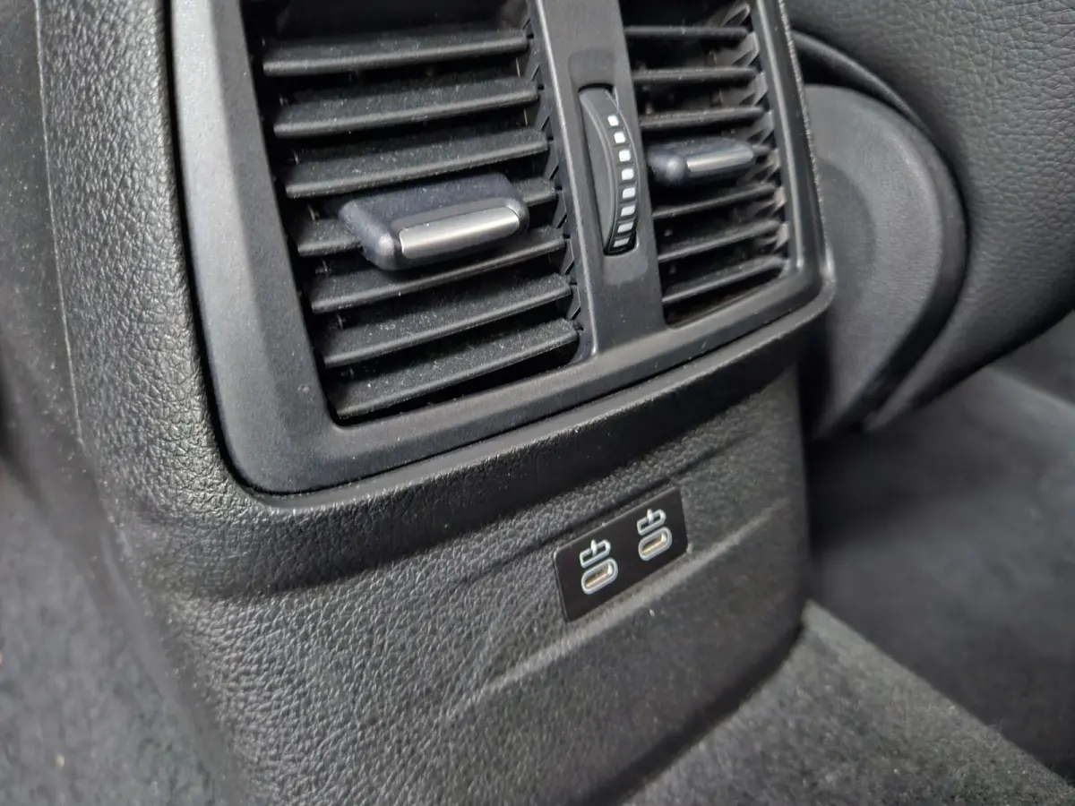 218i High Executive Edition Automaat! Trekhaak! Leer! NAP! 140PK! Nette Auto! Dealer Onderhouden!