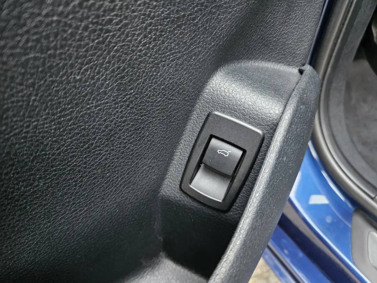 218i High Executive Edition Automaat! Trekhaak! Leer! NAP! 140PK! Nette Auto! Dealer Onderhouden!
