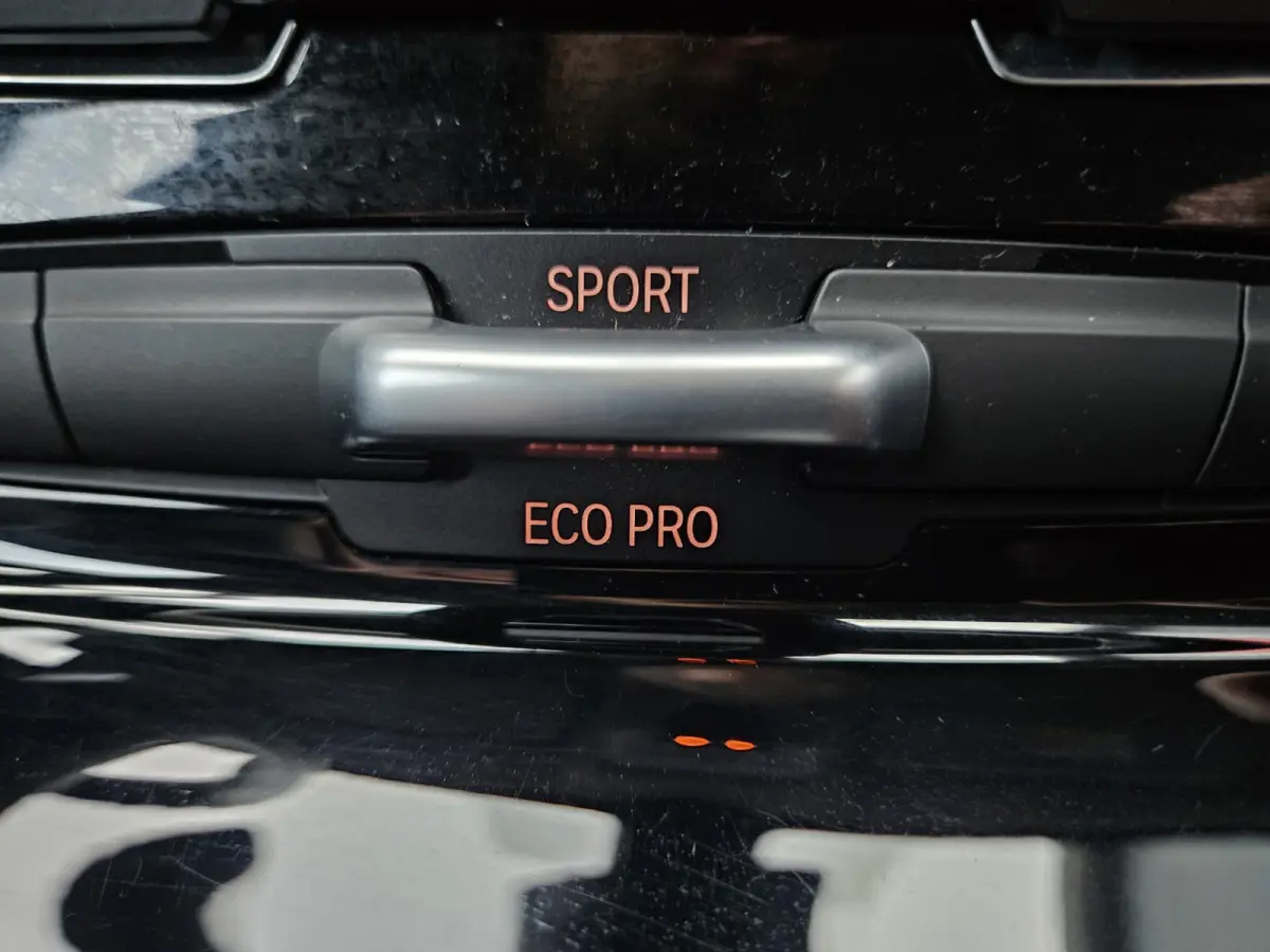 218i High Executive Edition Automaat! Trekhaak! Leer! NAP! 140PK! Nette Auto! Dealer Onderhouden!