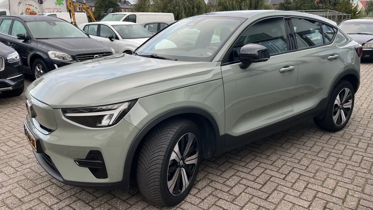 Recharge Plus 69 kWh | Panoramadak | achteruitrij camera | keyless entry | stuur verwarmd | dodehoekdetectie met correctie | Audio installatie premium | SOH 95%