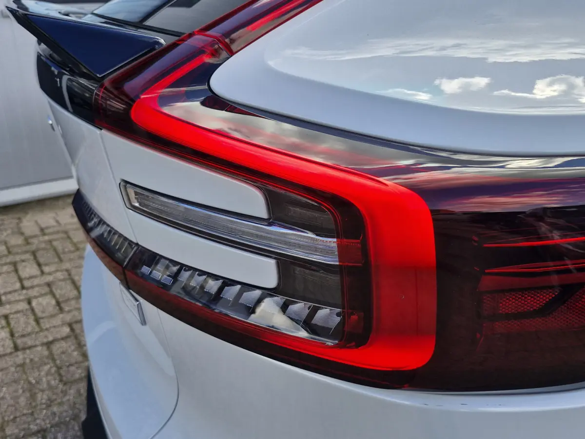 Recharge Twin Intro Edition 78 kWh | Crystal White Pearl | getinten ramen | warmte pomp