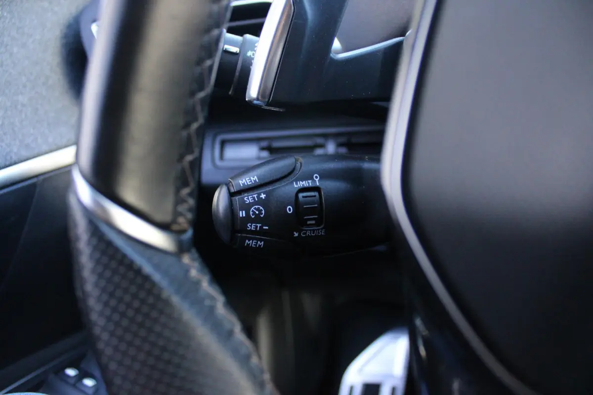 1.6 180PK AUTOMAAT GT LINE | NAVIGATIE | CAMERA | APPLE CARPLAY/ANDROID AUTO | CLIMATE CONTROL | CRUISE CONTROL | FULL LED KOPLAMPEN | MISTLAMPEN VOOR | AFNEEMBARE TREKHAAK | 19" LICHTMETALE