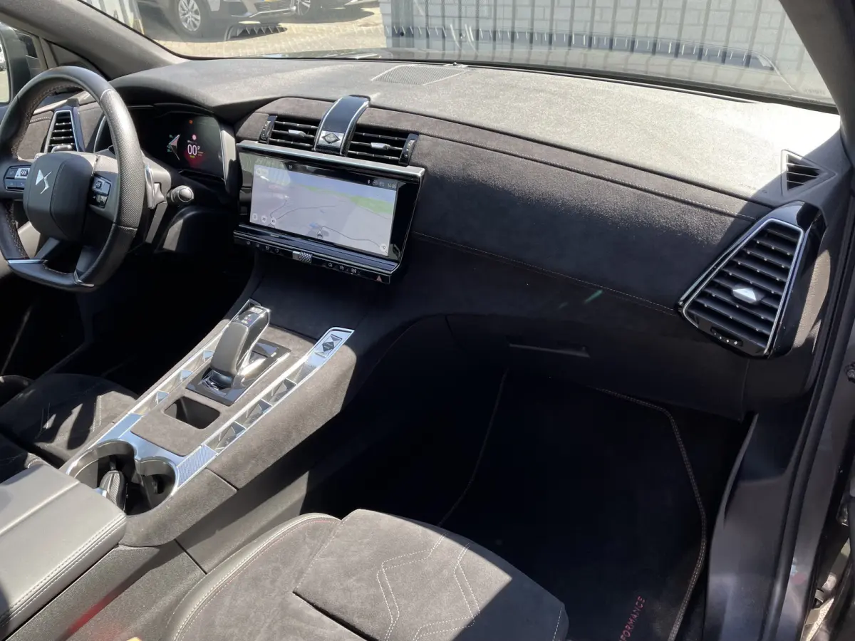 225pk E-Tense Performance Line+ (360gr Camera - Keyless Entry - Elektrische stoelen incl geheugen - Adaptieve Cruise Controle - Parkeersensoren V+A - Alcantara)