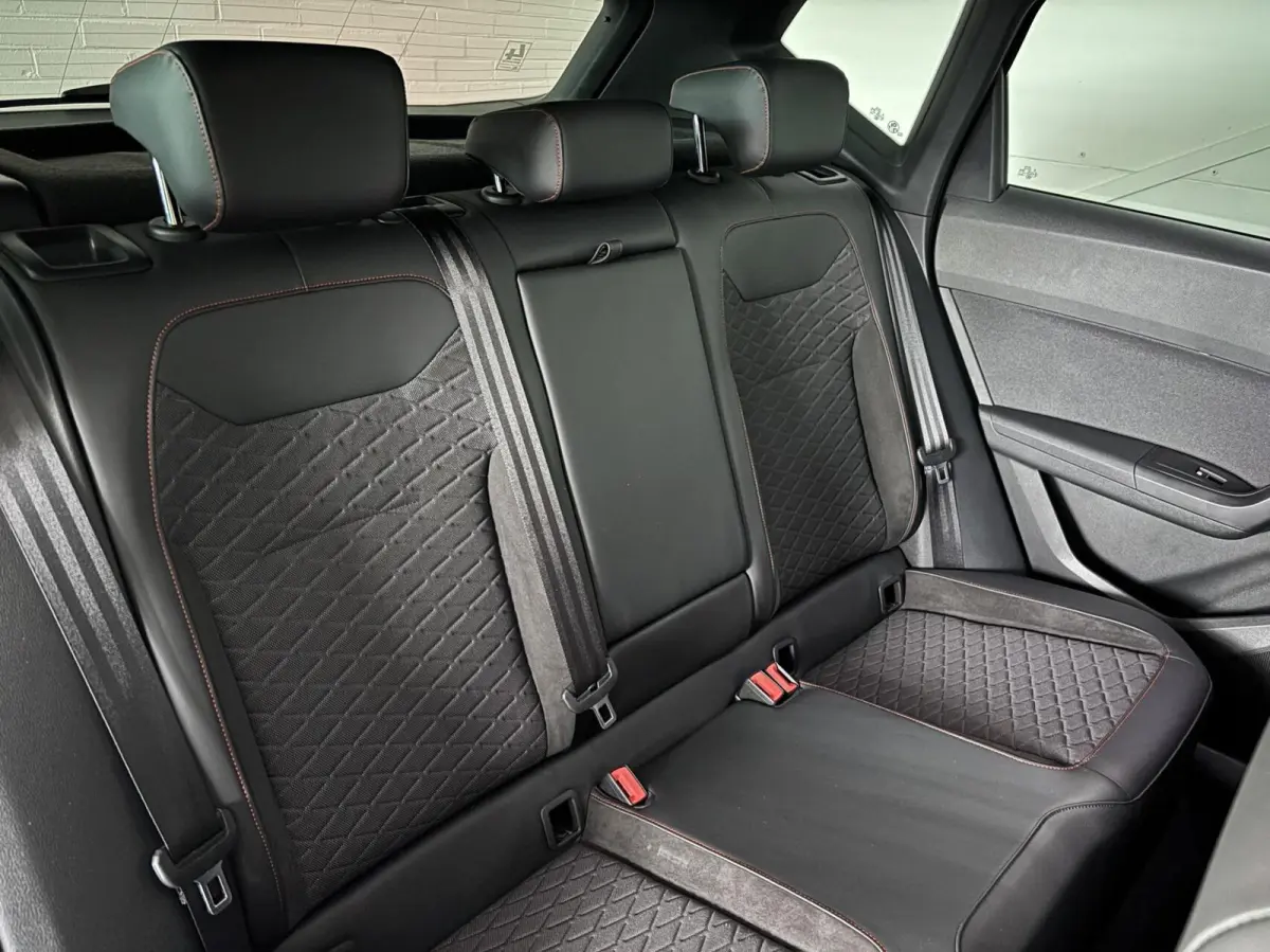 1.5 TSI FR Business Intense,Pano,Stoelverw.,LED