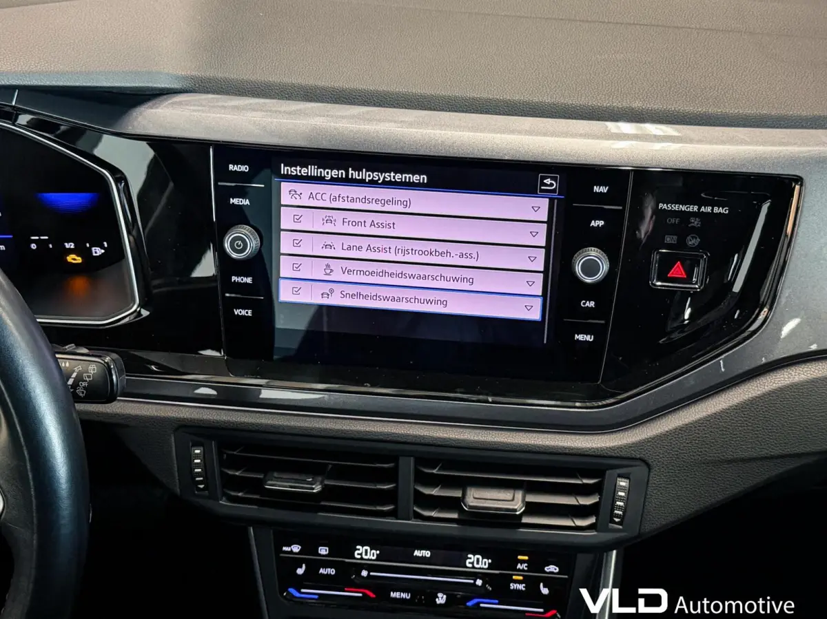 1.0 TSI IQ CAM STOELVW ACC NAVI R-LINE SFEER