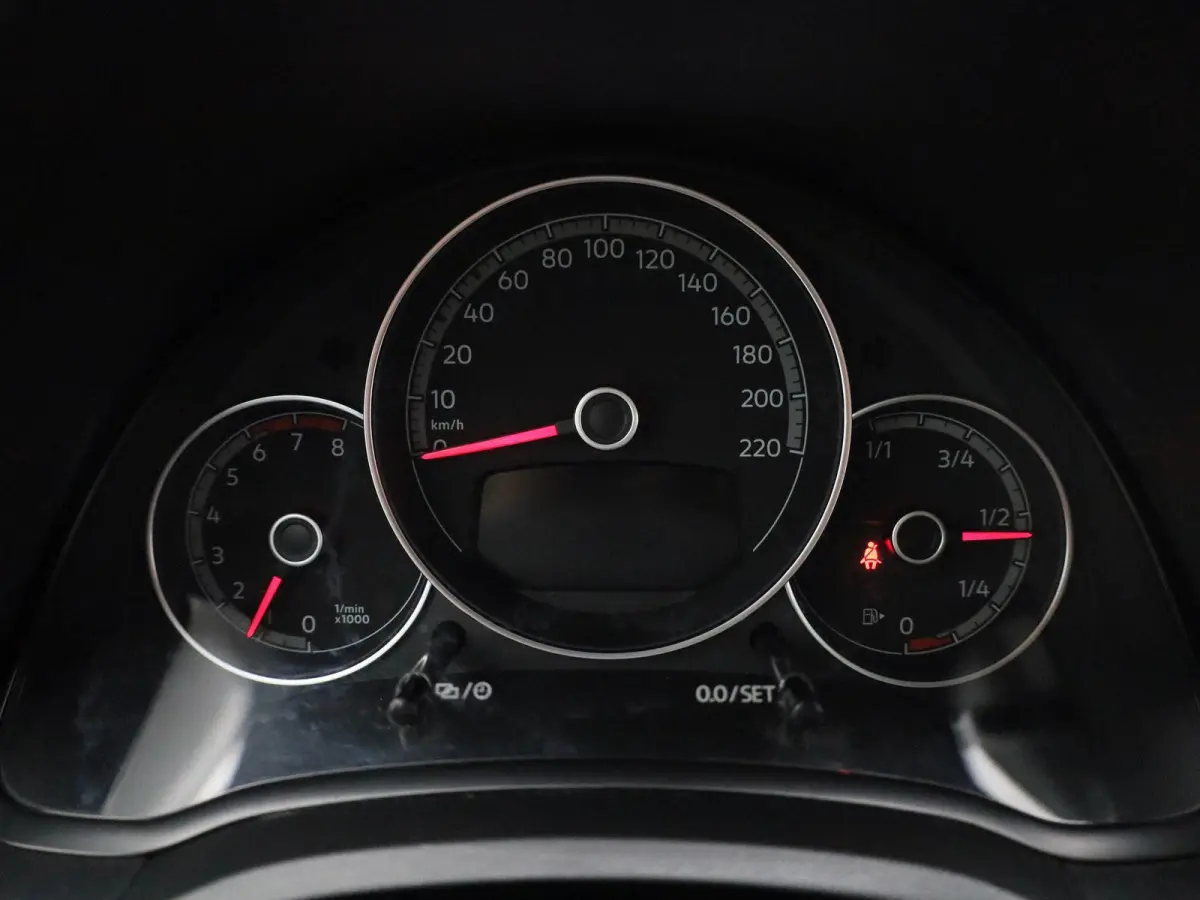 Up! 1.0 65 PK| Origineel Nederlands | 1e Eigenaar | Airco | DAB+ | Bluetooth | Navigatie Via App | 5 Deurs