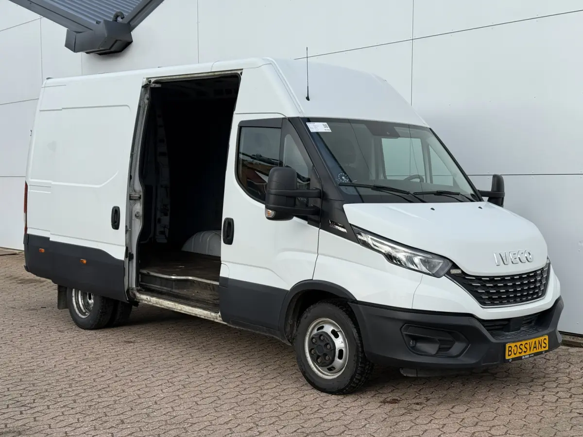 35C18 3.0 Automaat L2H2 Dubbellucht LED 3.5t Trekhaak Adaptieve Cruise Standkachel Climate Control Navigatie Camera
