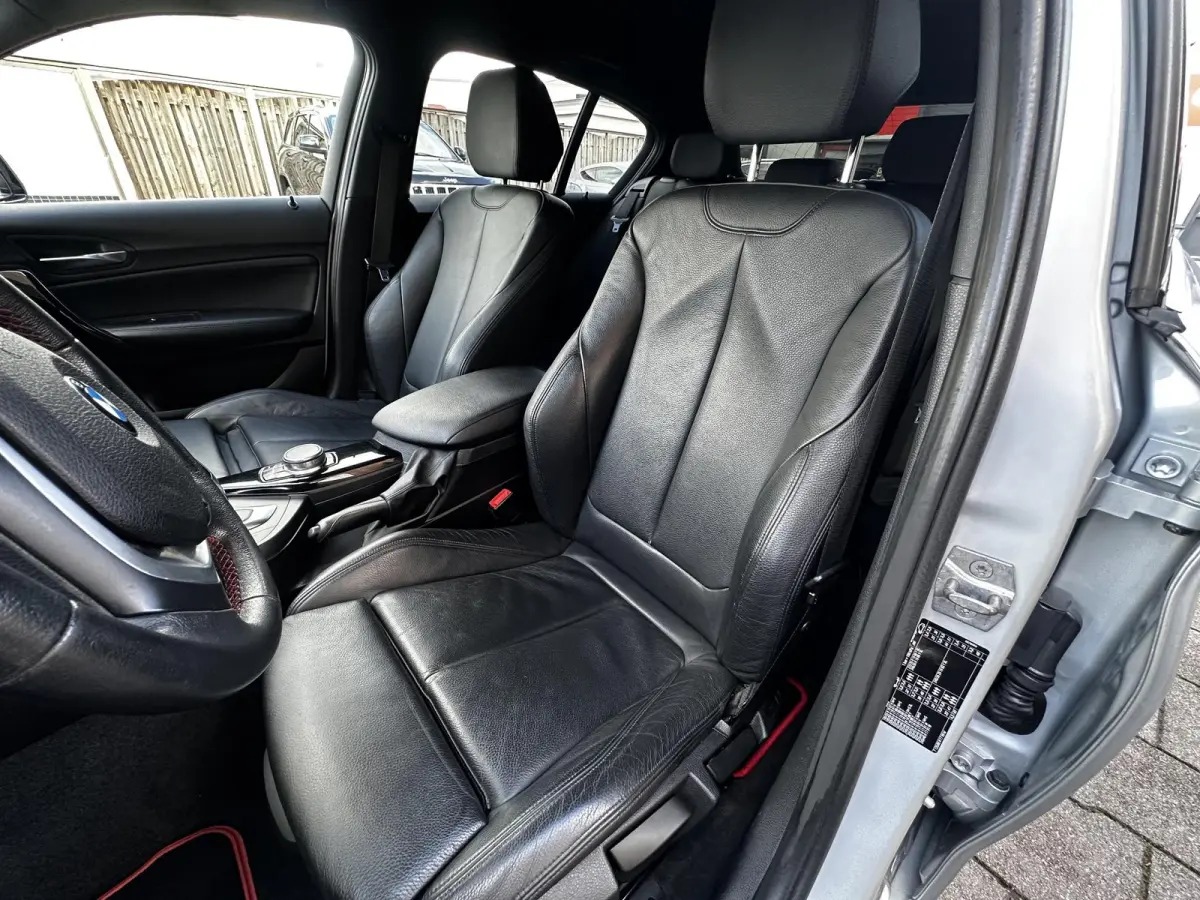 118i Executive Leder|Navi|CarPlay|HiFi Org NL