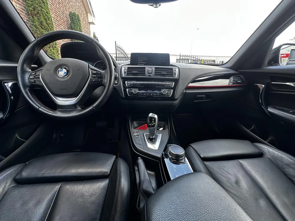 118i Executive Leder|Navi|CarPlay|HiFi Org NL