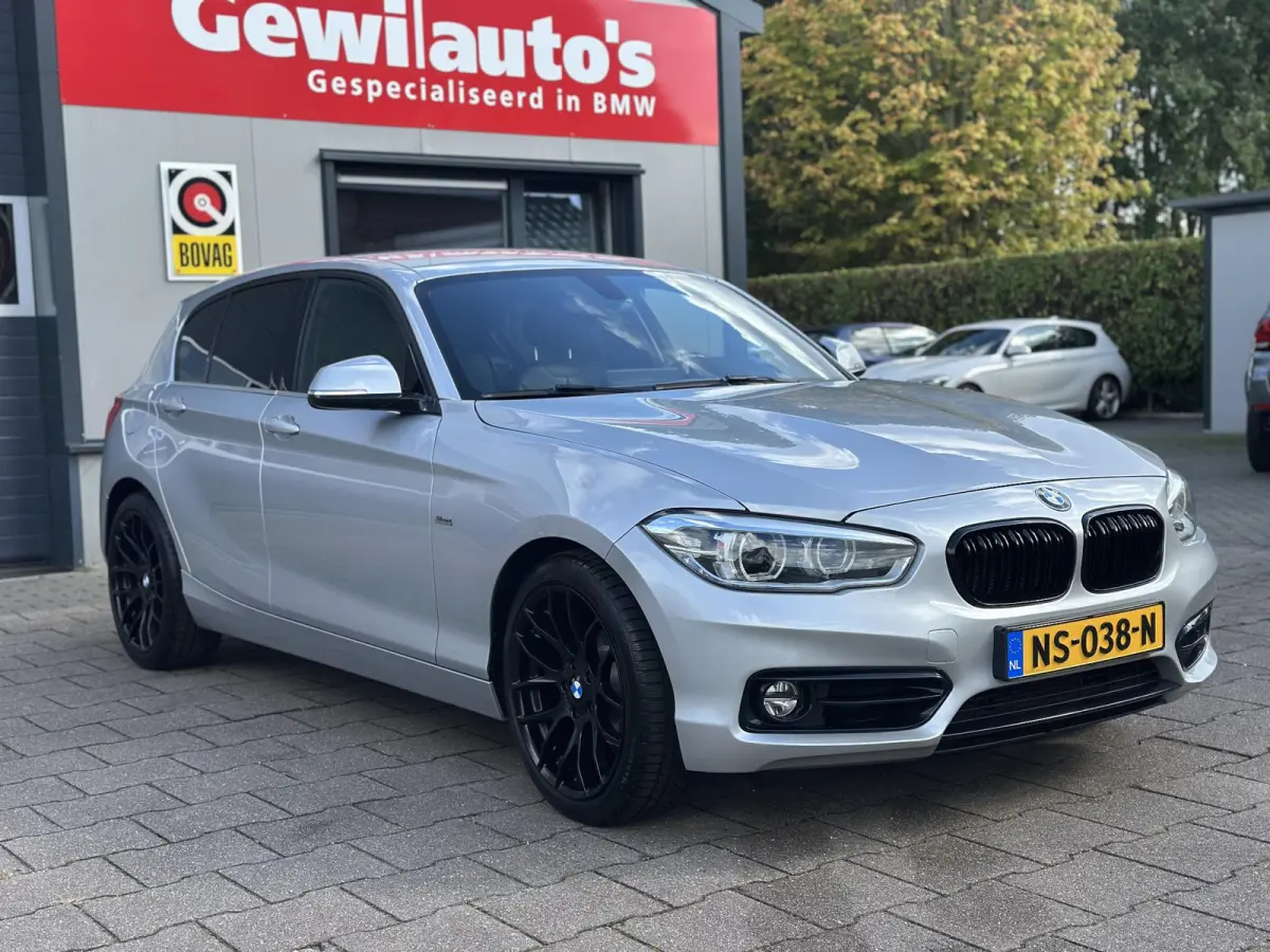 118i Executive Leder|Navi|CarPlay|HiFi Org NL