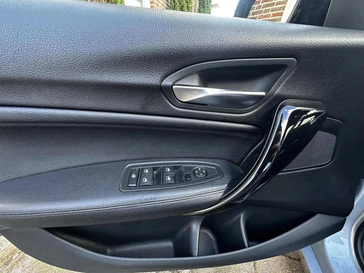 118i Executive Leder|Navi|CarPlay|HiFi Org NL
