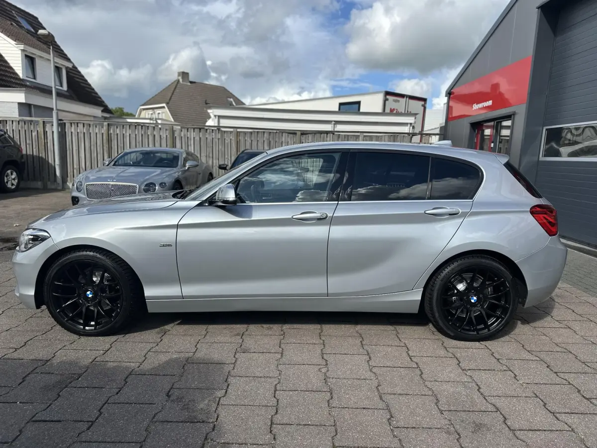 118i Executive Leder|Navi|CarPlay|HiFi Org NL