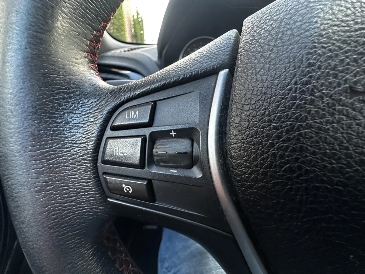 118i Executive Leder|Navi|CarPlay|HiFi Org NL