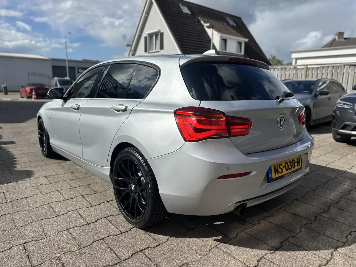 118i Executive Leder|Navi|CarPlay|HiFi Org NL