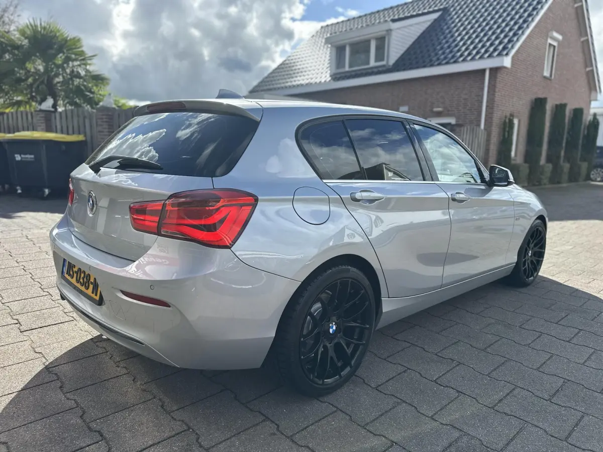 118i Executive Leder|Navi|CarPlay|HiFi Org NL