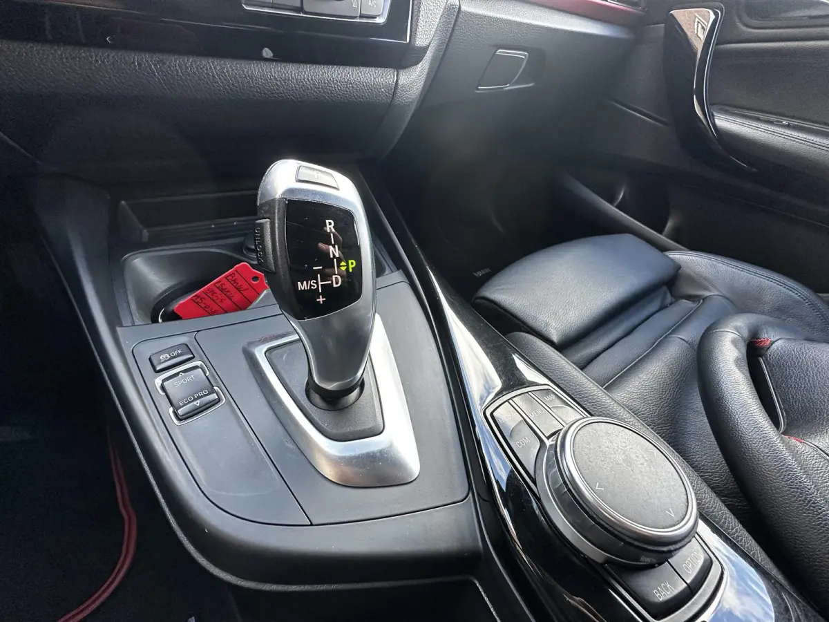 118i Executive Leder|Navi|CarPlay|HiFi Org NL