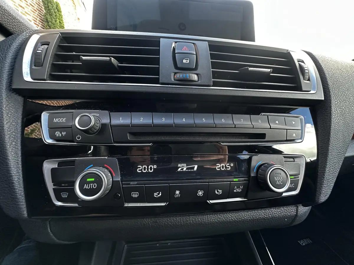 118i Executive Leder|Navi|CarPlay|HiFi Org NL
