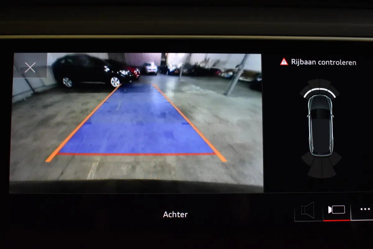 50 QUATTRO BUSINESS EDITION 71 kWh CAMERA/MEMORY/LUCHTVERING/SOH94%