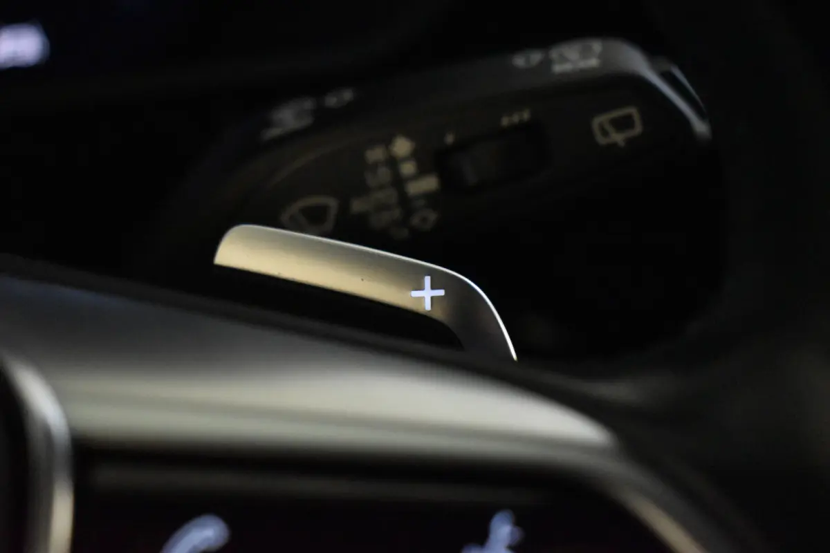50 QUATTRO BUSINESS EDITION 71 kWh CAMERA/MEMORY/LUCHTVERING/SOH94%