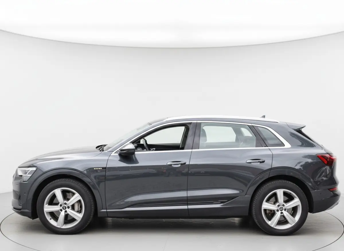 50 QUATTRO BUSINESS EDITION 71 kWh CAMERA/MEMORY/LUCHTVERING/SOH94%