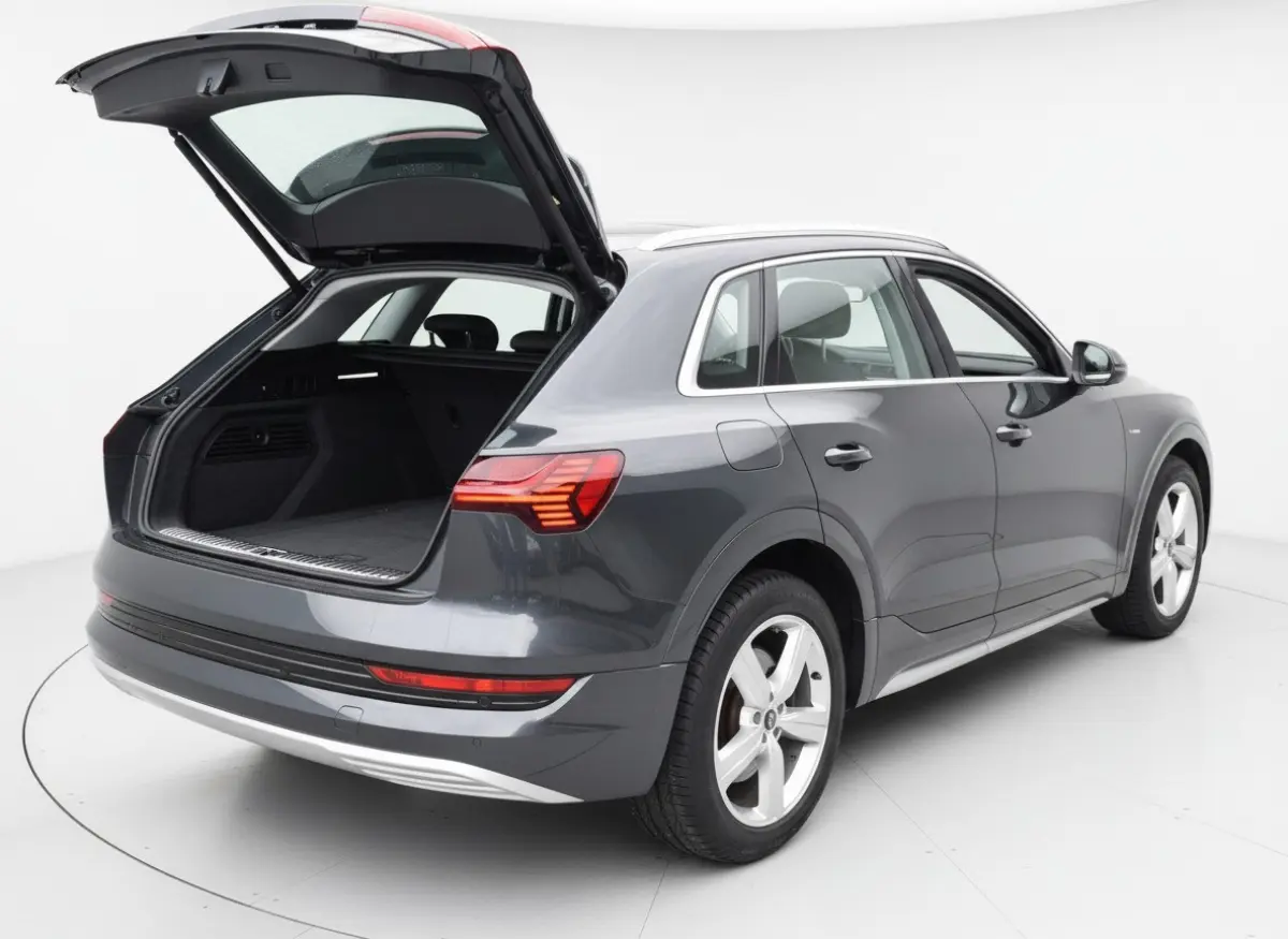 50 QUATTRO BUSINESS EDITION 71 kWh CAMERA/MEMORY/LUCHTVERING/SOH94%