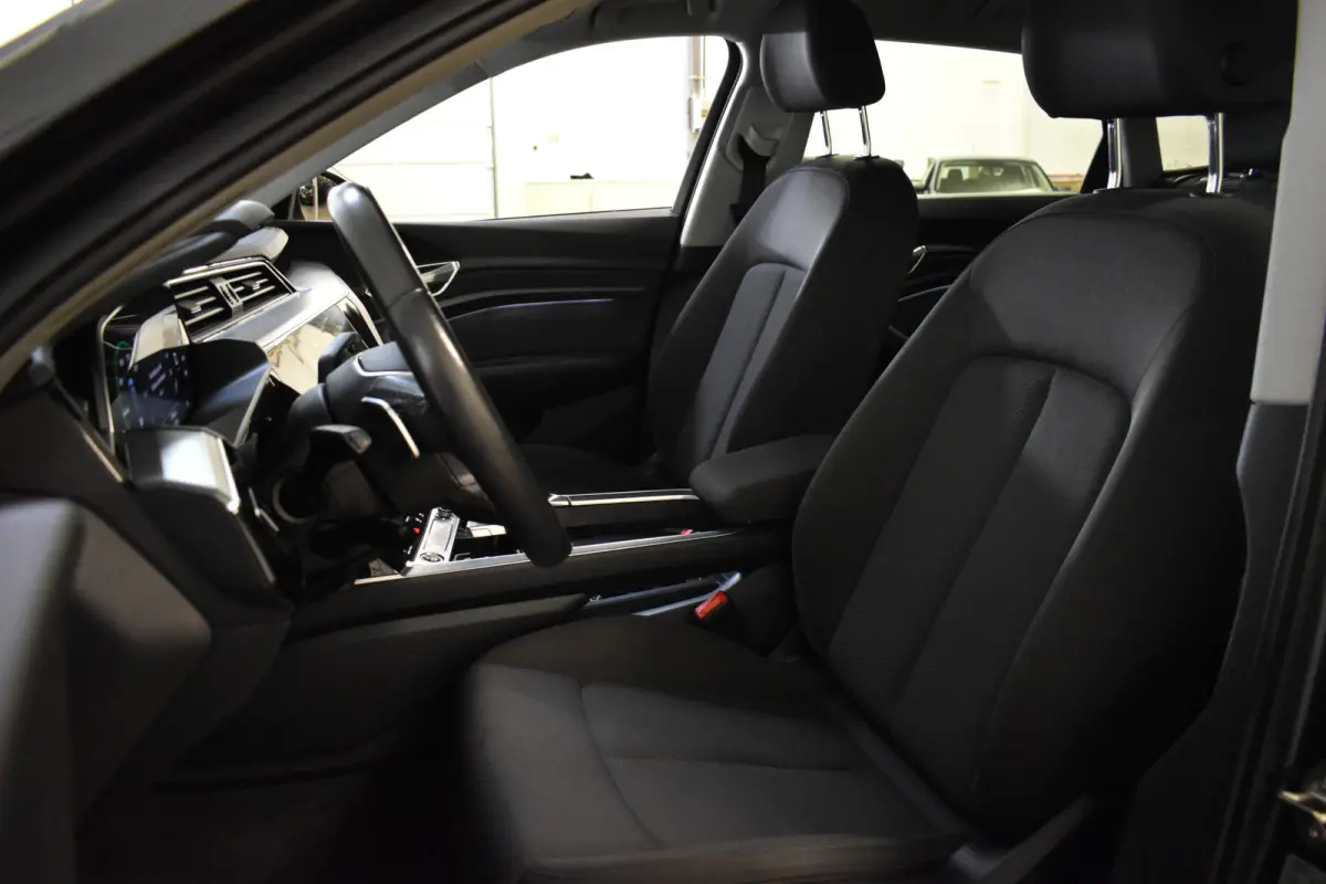 50 QUATTRO BUSINESS EDITION 71 kWh CAMERA/MEMORY/LUCHTVERING/SOH94%