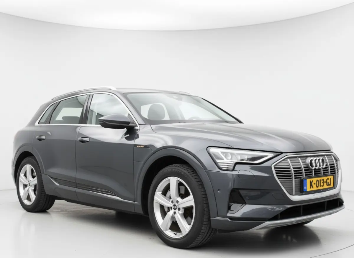 50 QUATTRO BUSINESS EDITION 71 kWh CAMERA/MEMORY/LUCHTVERING/SOH94%
