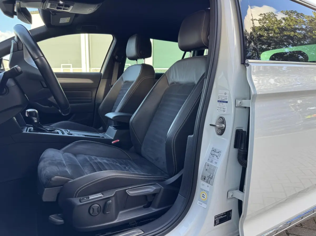 1.4 TSI PHEV GTE Business | Digital Cockpit | IQ Drive | CarPlay | Camera | Adaptive Cruise | Climate