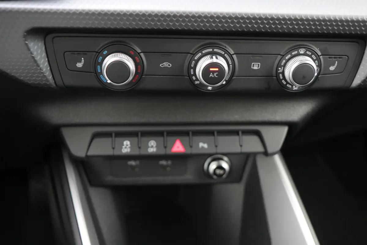 25 TFSI 95pk Pro Line | Stoelverwarming | Parkeersensoren | Cruise Control | Apple Carplay/Android Auto