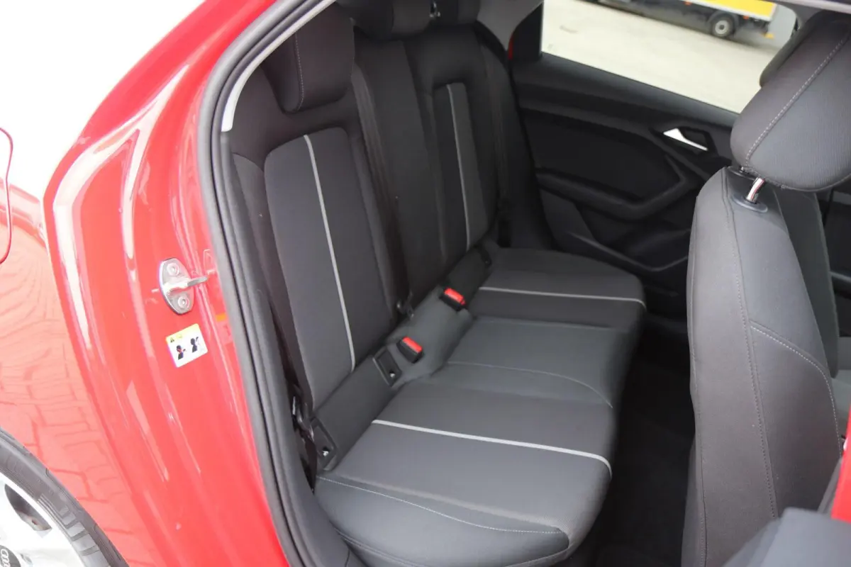25 TFSI 95pk Pro Line | Stoelverwarming | Parkeersensoren | Cruise Control | Apple Carplay/Android Auto