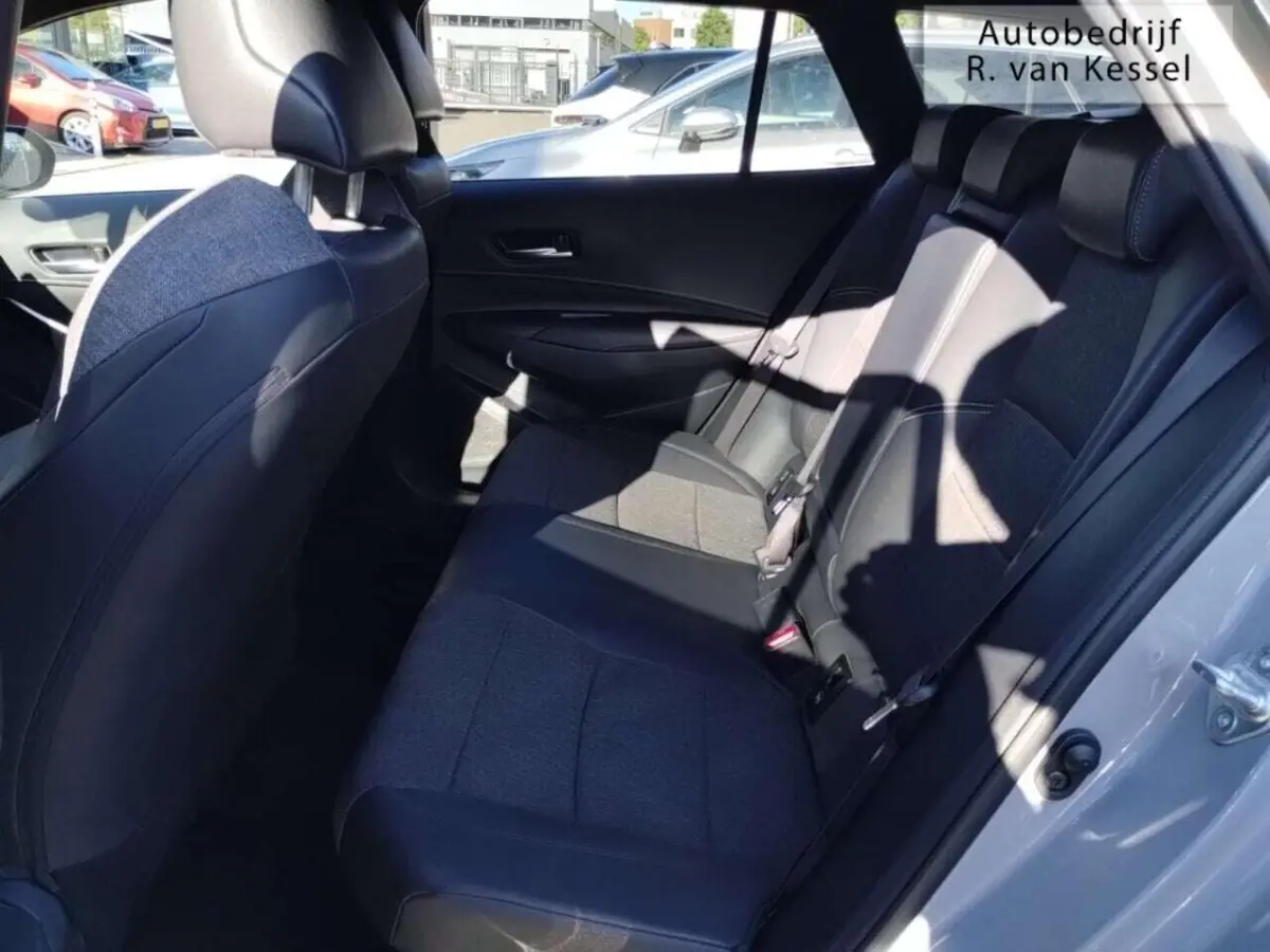 1.8 Hybrid Business Plus I Sportstoelen I Trekhaak I NL-auto
