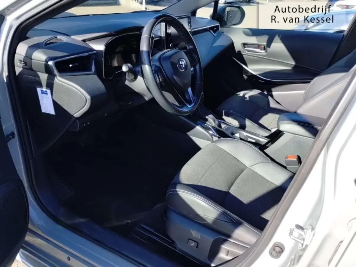 1.8 Hybrid Business Plus I Sportstoelen I Trekhaak I NL-auto