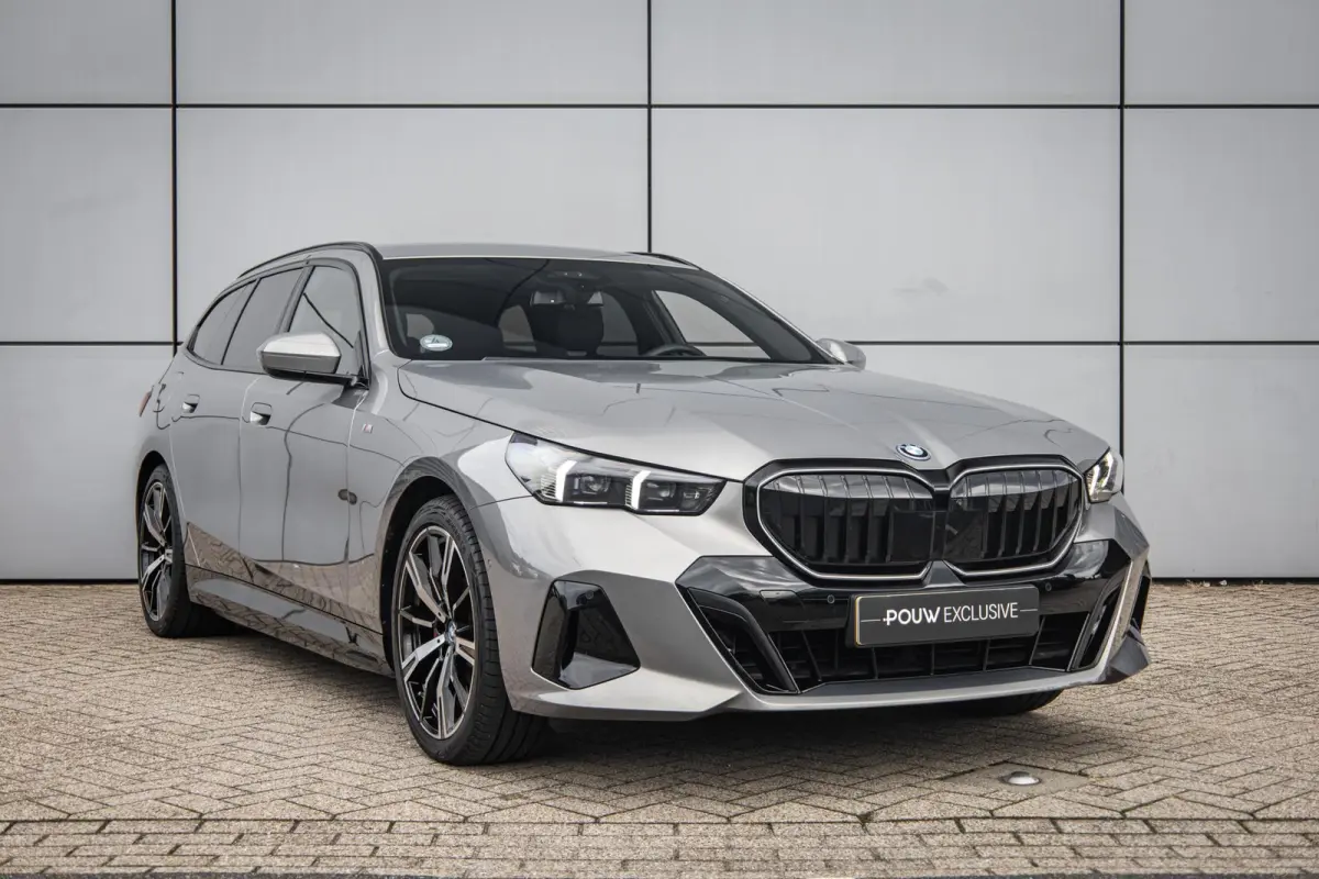 530e 299pk | SoH 96% | M Pakket | Trekhaak elektrisch wegklapbaar | Head-up display | Harman Kardon Soundsystem | LM Wielen 20 inch | Extra getint glas | Elektrisch verstelbare voorstoelen