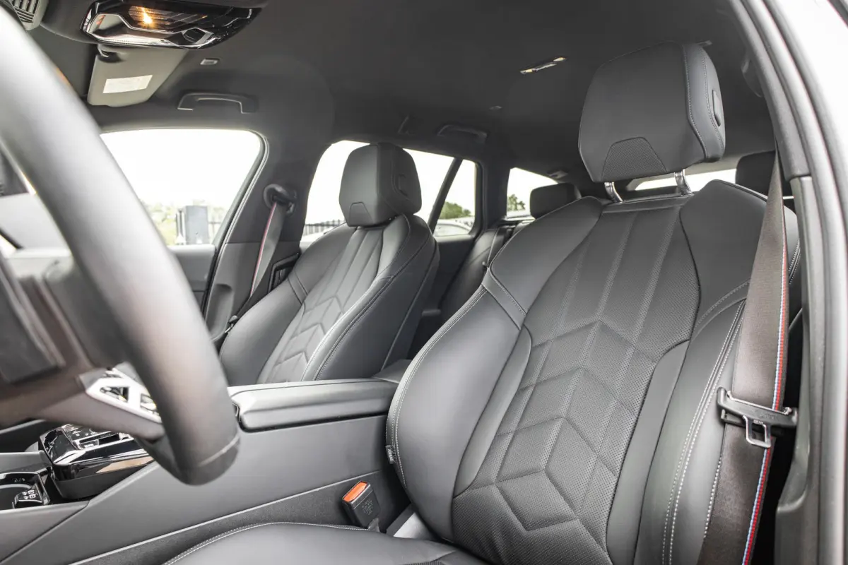 530e 299pk | SoH 96% | M Pakket | Trekhaak elektrisch wegklapbaar | Head-up display | Harman Kardon Soundsystem | LM Wielen 20 inch | Extra getint glas | Elektrisch verstelbare voorstoelen
