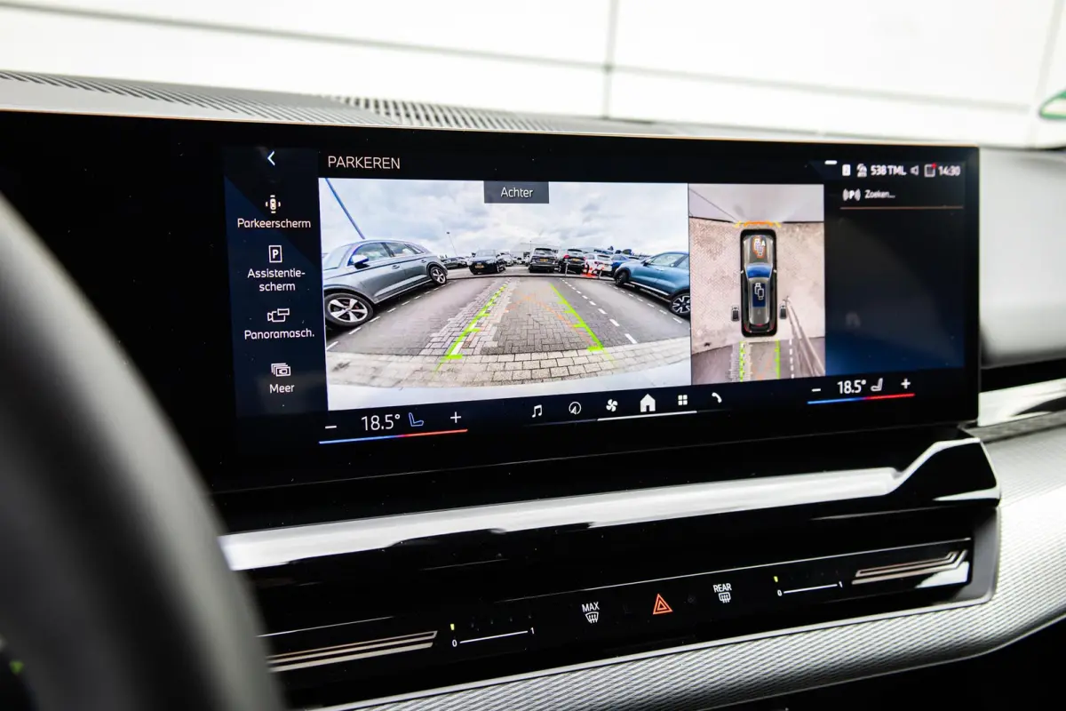 530e 299pk | SoH 96% | M Pakket | Trekhaak elektrisch wegklapbaar | Head-up display | Harman Kardon Soundsystem | LM Wielen 20 inch | Extra getint glas | Elektrisch verstelbare voorstoelen