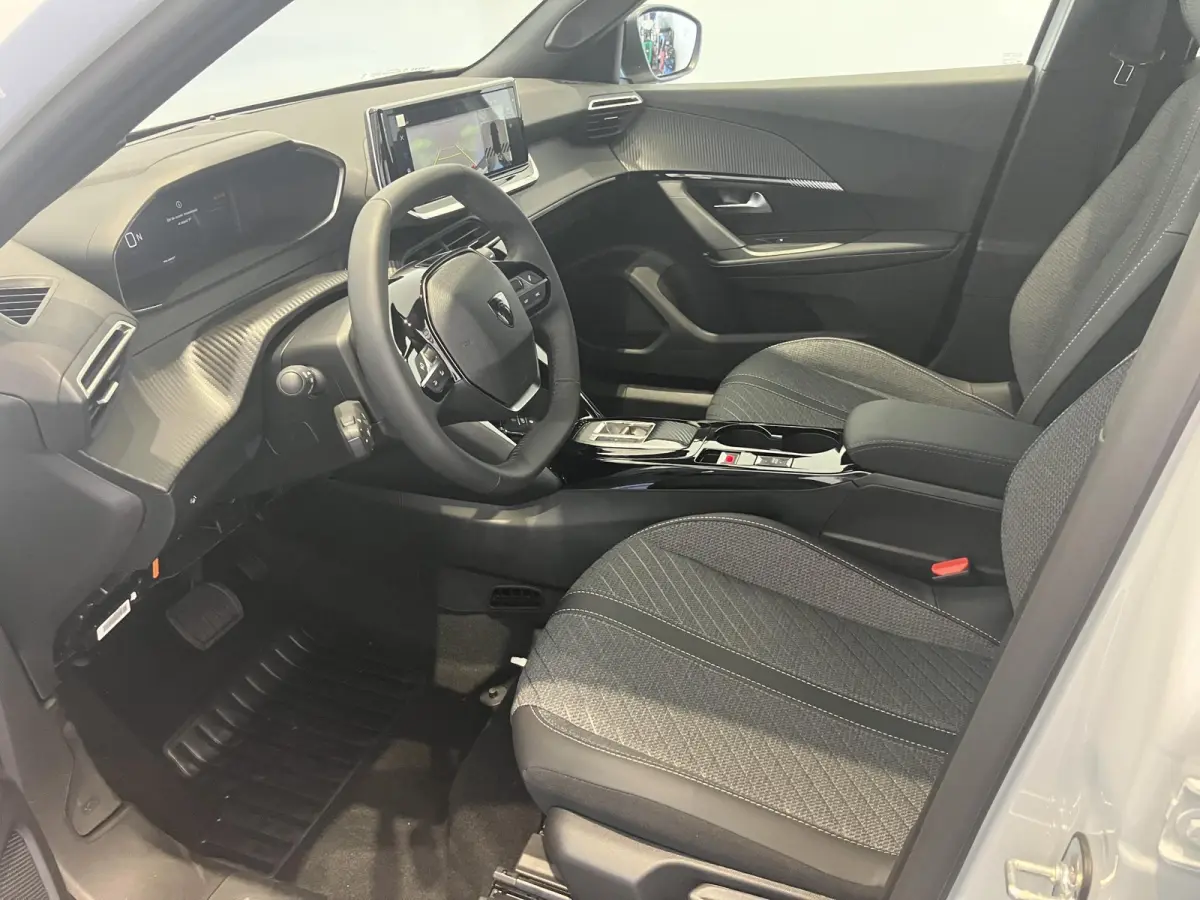 1.2 Hybrid 145 Allure | APPLE CARPLAY & ANDROID AUTO | CAMERA VOOR + ACHTER | DEMO AUTO BEL VOOR ACTUELE KM-STAND |
