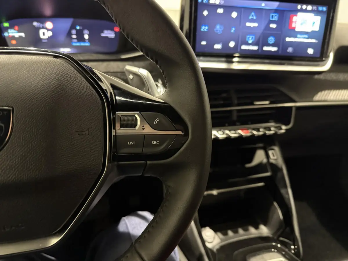 1.2 Hybrid 145 Allure | APPLE CARPLAY & ANDROID AUTO | CAMERA VOOR + ACHTER | DEMO AUTO BEL VOOR ACTUELE KM-STAND |