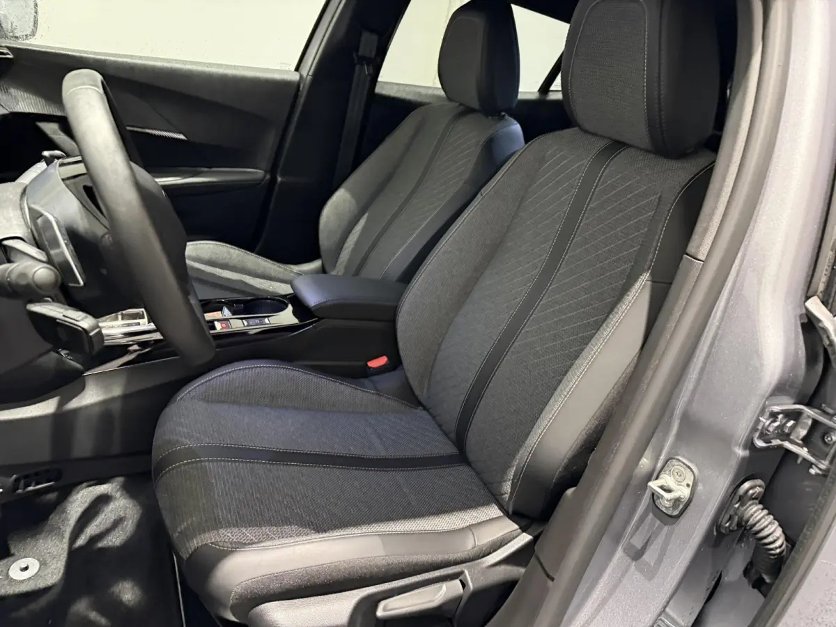1.2 Hybrid 145 Allure | APPLE CARPLAY & ANDROID AUTO | CAMERA VOOR + ACHTER | DEMO AUTO BEL VOOR ACTUELE KM-STAND |