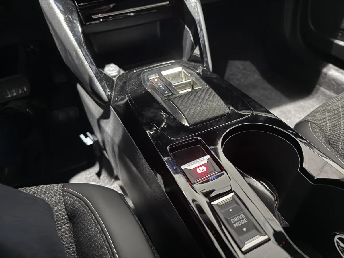 1.2 Hybrid 145 Allure | APPLE CARPLAY & ANDROID AUTO | CAMERA VOOR + ACHTER | DEMO AUTO BEL VOOR ACTUELE KM-STAND |