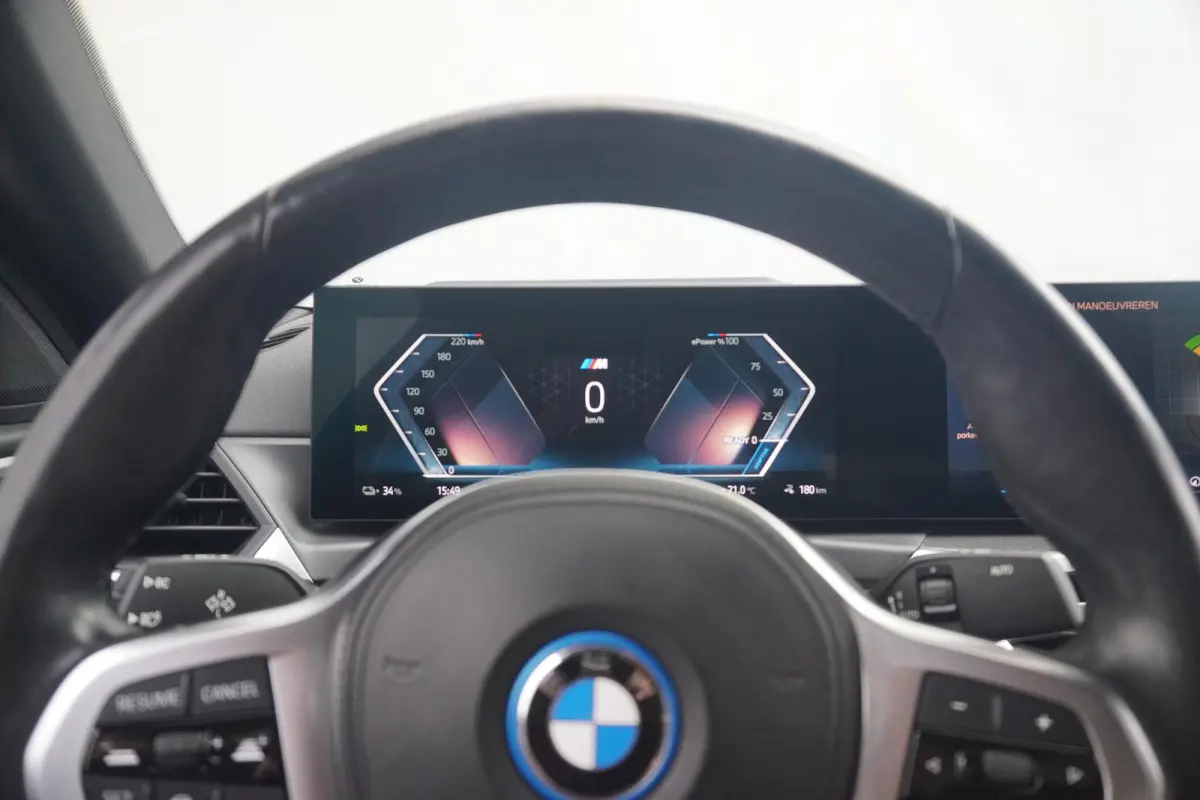 eDrive40 M Sport | HIFI | Cruise control adaptief met Stop&Go| Stoel & Stuurwielverwarming | Dodehoek detectie