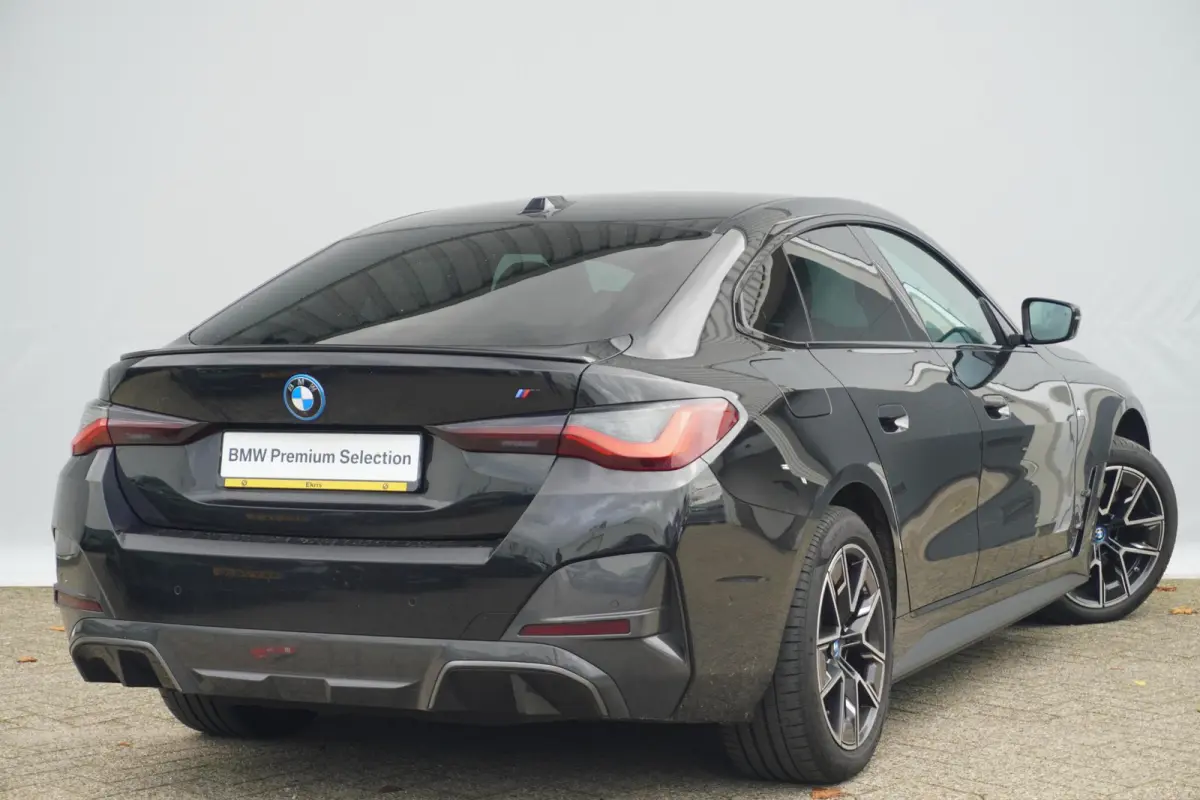 eDrive40 M Sport | HIFI | Cruise control adaptief met Stop&Go| Stoel & Stuurwielverwarming | Dodehoek detectie