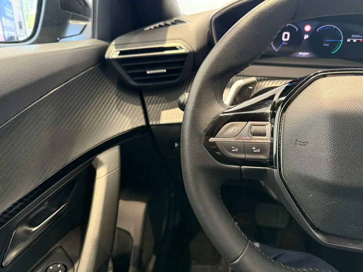 1.2 Hybrid 145 Allure | APPLE CARPLAY & ANDROID AUTO | CAMERA VOOR + ACHTER | DEMO AUTO BEL VOOR ACTUELE KM-STAND |