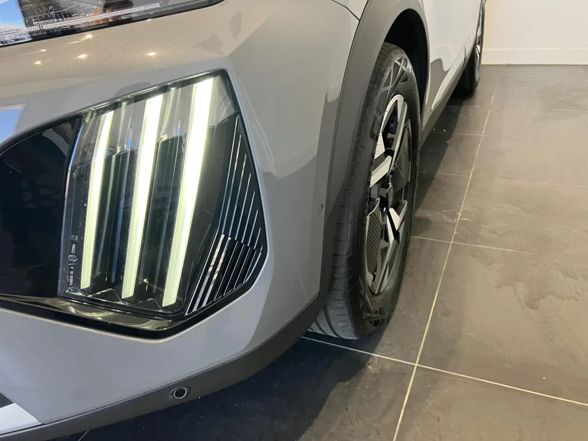 1.2 Hybrid 145 Allure | APPLE CARPLAY & ANDROID AUTO | CAMERA VOOR + ACHTER | DEMO AUTO BEL VOOR ACTUELE KM-STAND |